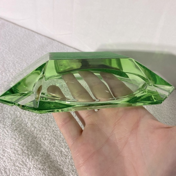 Vintage Skylon Niagara Falls Canada Large Cut Green Glass Ashtray Trinket Dish - Picture 10 of 12